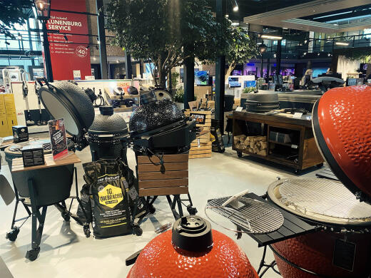 Gesneden vlees op een steen